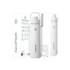 Weiße AquaFlask Sports Lid Bottle Edelstahl Trinkflasche 650 ml (22 oz) mit Sports Lid und Haltegriff neben Originalverpackung in Arctic White