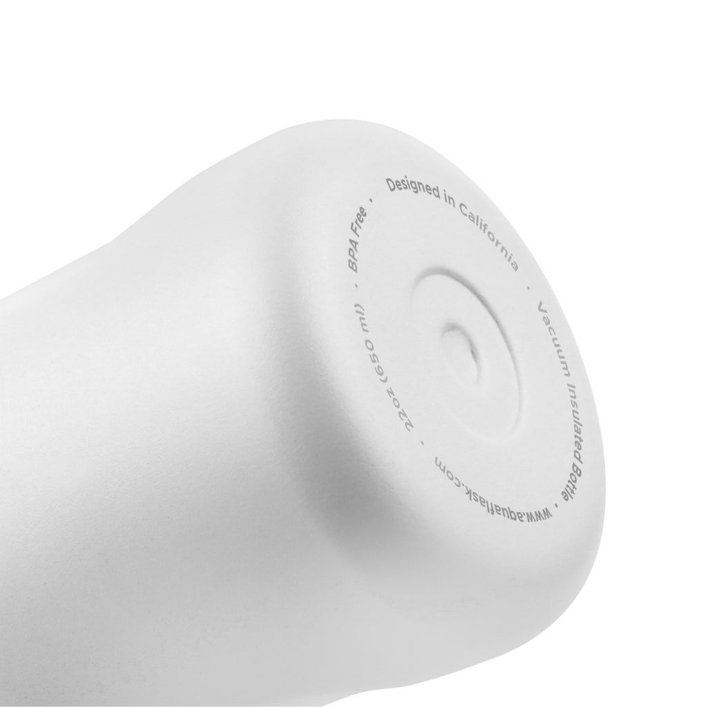 Detailaufnahme des weißen Flaschenbodens der AquaFlask Sports Lid Bottle Edelstahl Trinkflasche 650 ml (22 oz)
