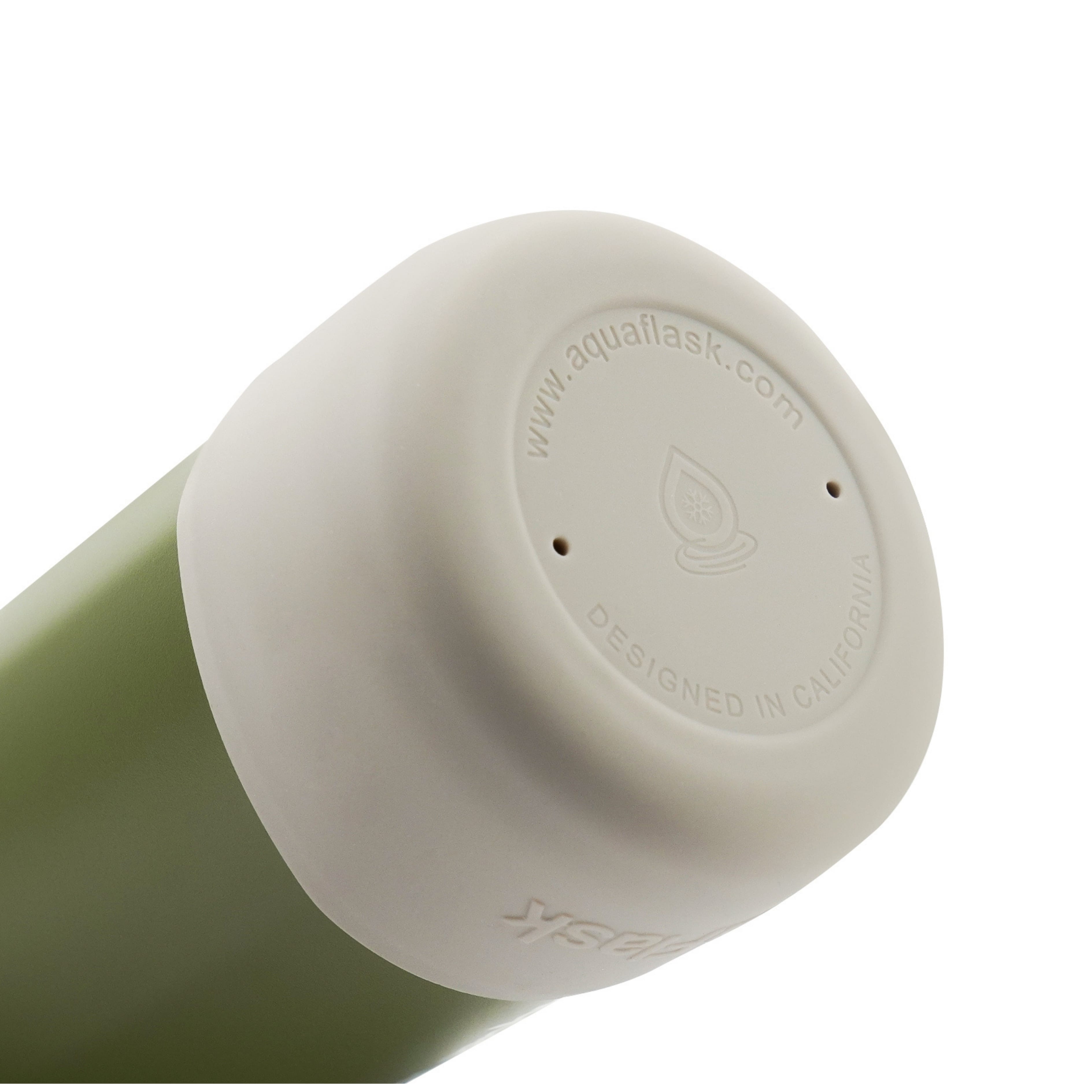 Detailaufnahme des beigen Schutz-Boots der AquaFlask Colorwave Chill Bottle Edelstahl Trinkflasche 650 ml (22 oz)