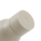 Detailaufnahme des beigen Schraubdeckels der AquaFlask Flow Collection Edelstahl Trinkflasche 750 ml (25 oz)