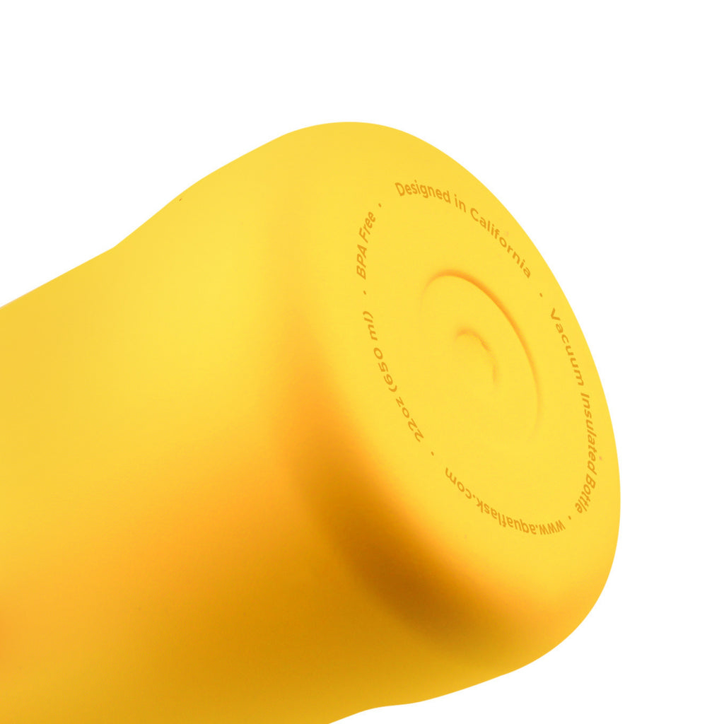 Detailaufnahme des gelben Flaschenbodens der AquaFlask Sports Lid Bottle Edelstahl Trinkflasche 650 ml (22 oz)