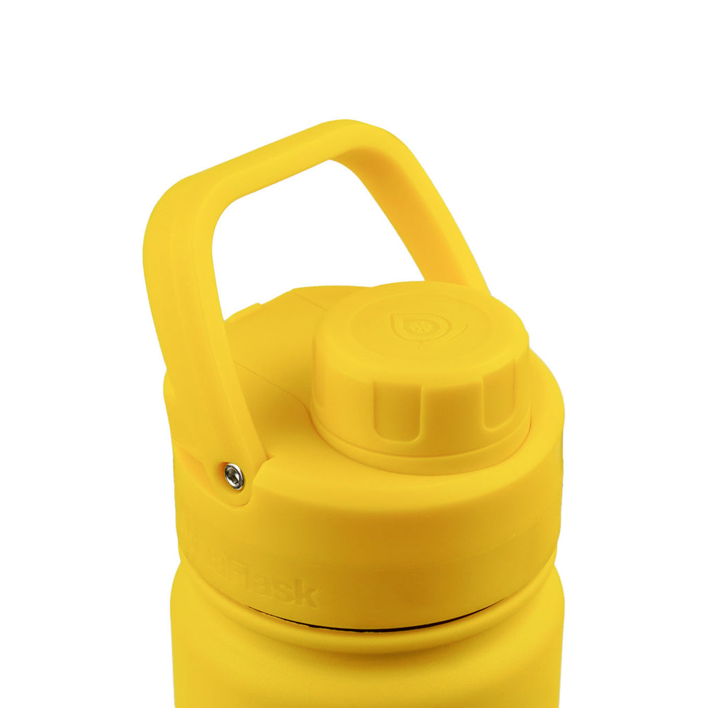Detailaufnahme des gelben Sports Lid mit Haltegriff der AquaFlask Sports Lid Bottle Edelstahl Trinkflasche 650 ml (22 oz)