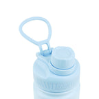 Detailaufnahme des hellblauen Flip-Top-Sportdeckels der AquaFlask Regular Edelstahl Trinkflasche 650 ml (22 oz) in Powder Blue