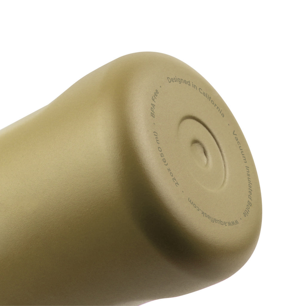 Detailaufnahme des grünen Flaschenbodens der AquaFlask Sports Lid Bottle Edelstahl Trinkflasche 650 ml (22 oz)