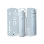 Blau AquaFlask Sports Lid Bottle Edelstahl Trinkflasche 650 ml (22 oz) mit Sports Lid und Haltegriff neben Originalverpackung in Sea Salt